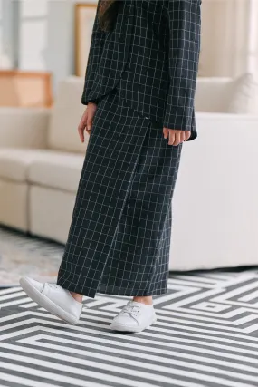 The Caya Bintang Folded Skirt - Good Black Checked