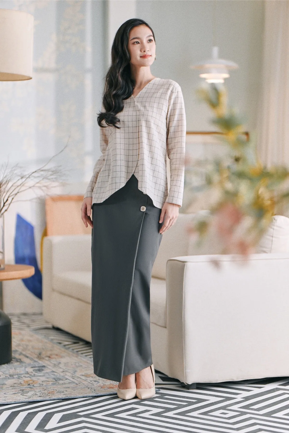 The Caya Women Bulan Blouse - Good Champagne Checked