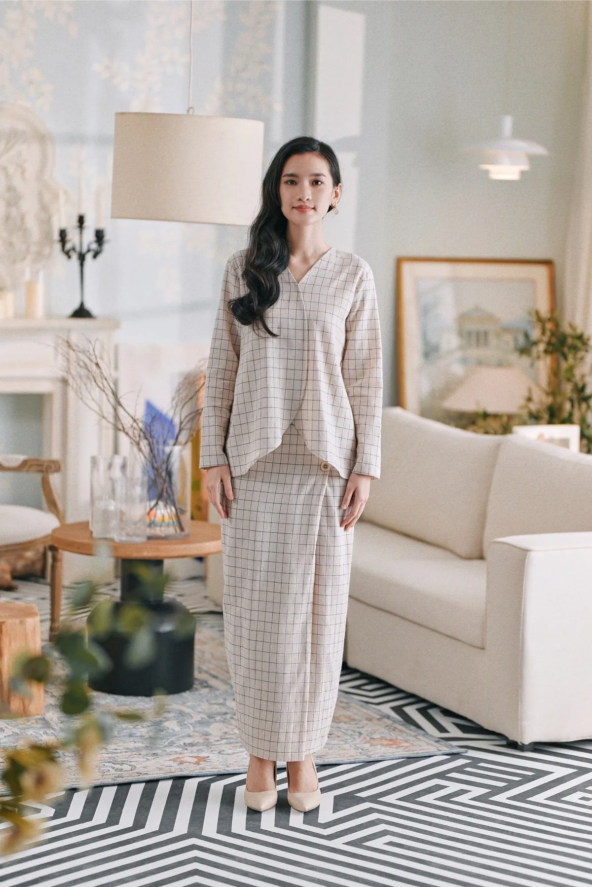 The Caya Women Bulan Blouse - Good Champagne Checked