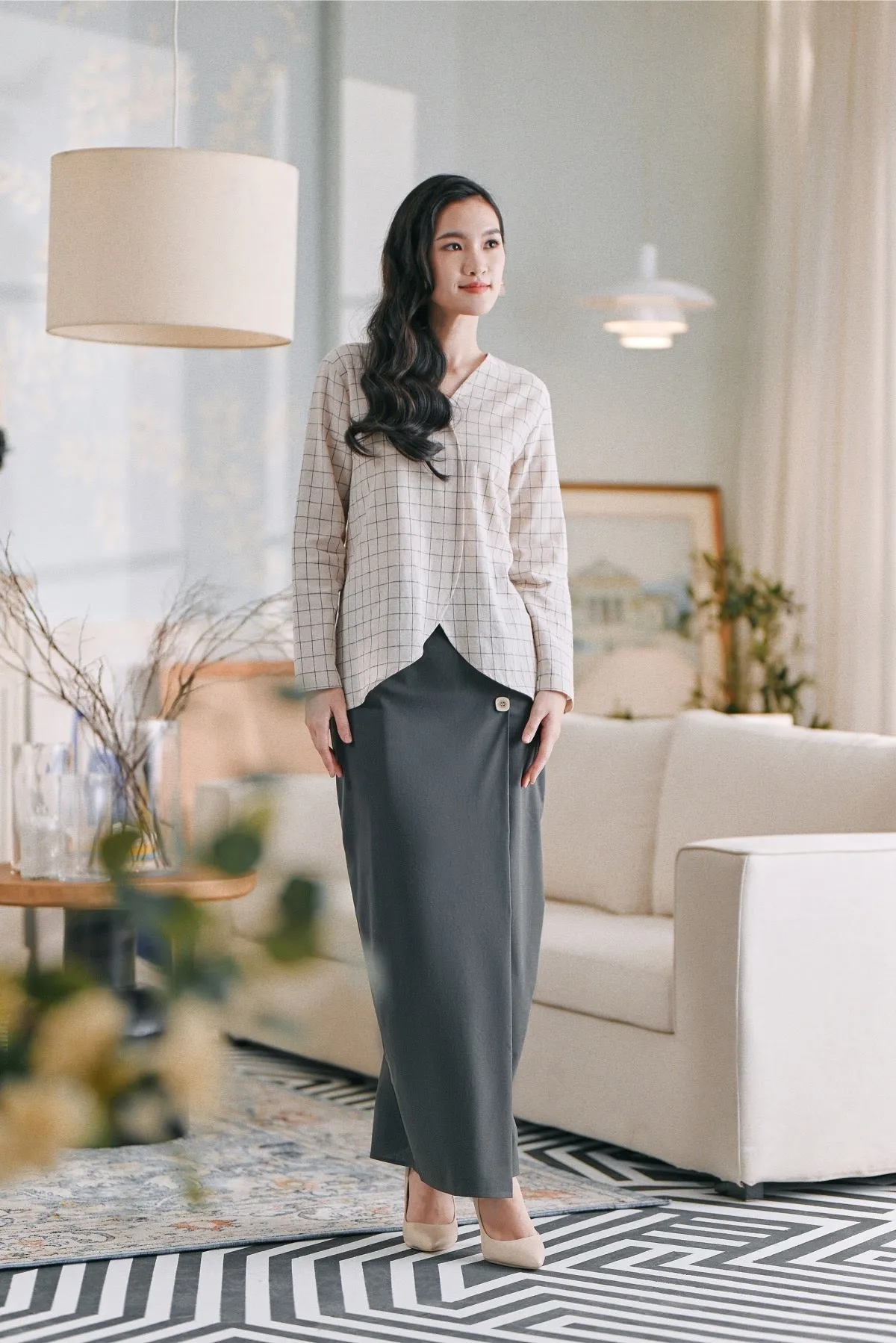 The Caya Women Bulan Blouse - Good Champagne Checked