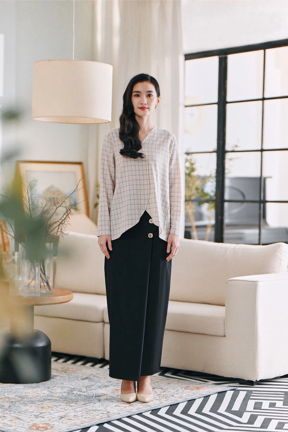 The Caya Women Bulan Blouse - Good Champagne Checked