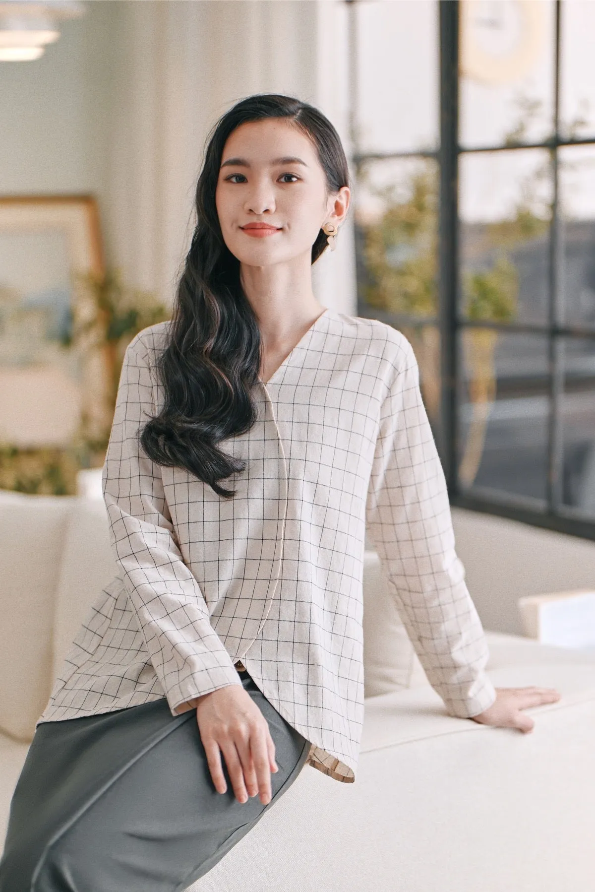 The Caya Women Bulan Blouse - Good Champagne Checked