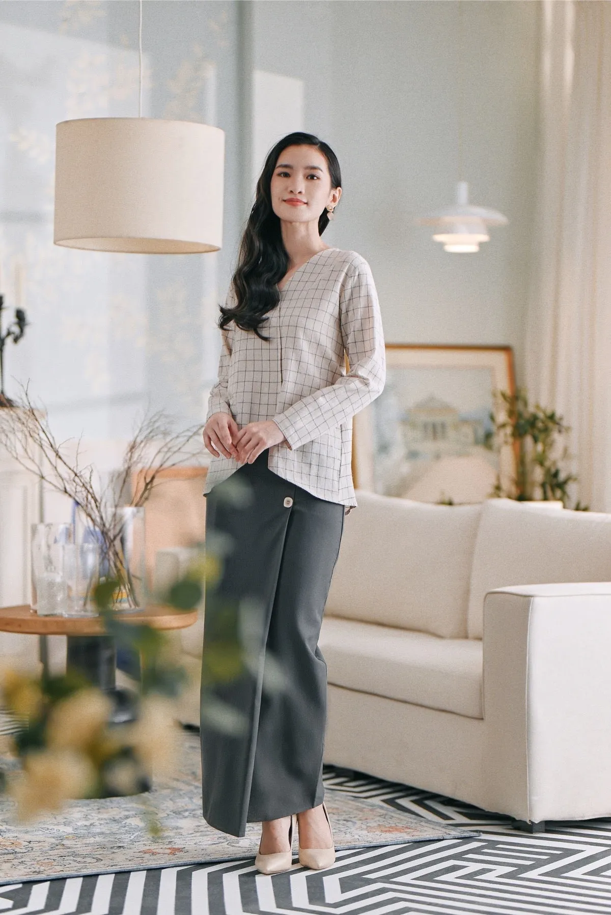 The Caya Women Bulan Blouse - Good Champagne Checked