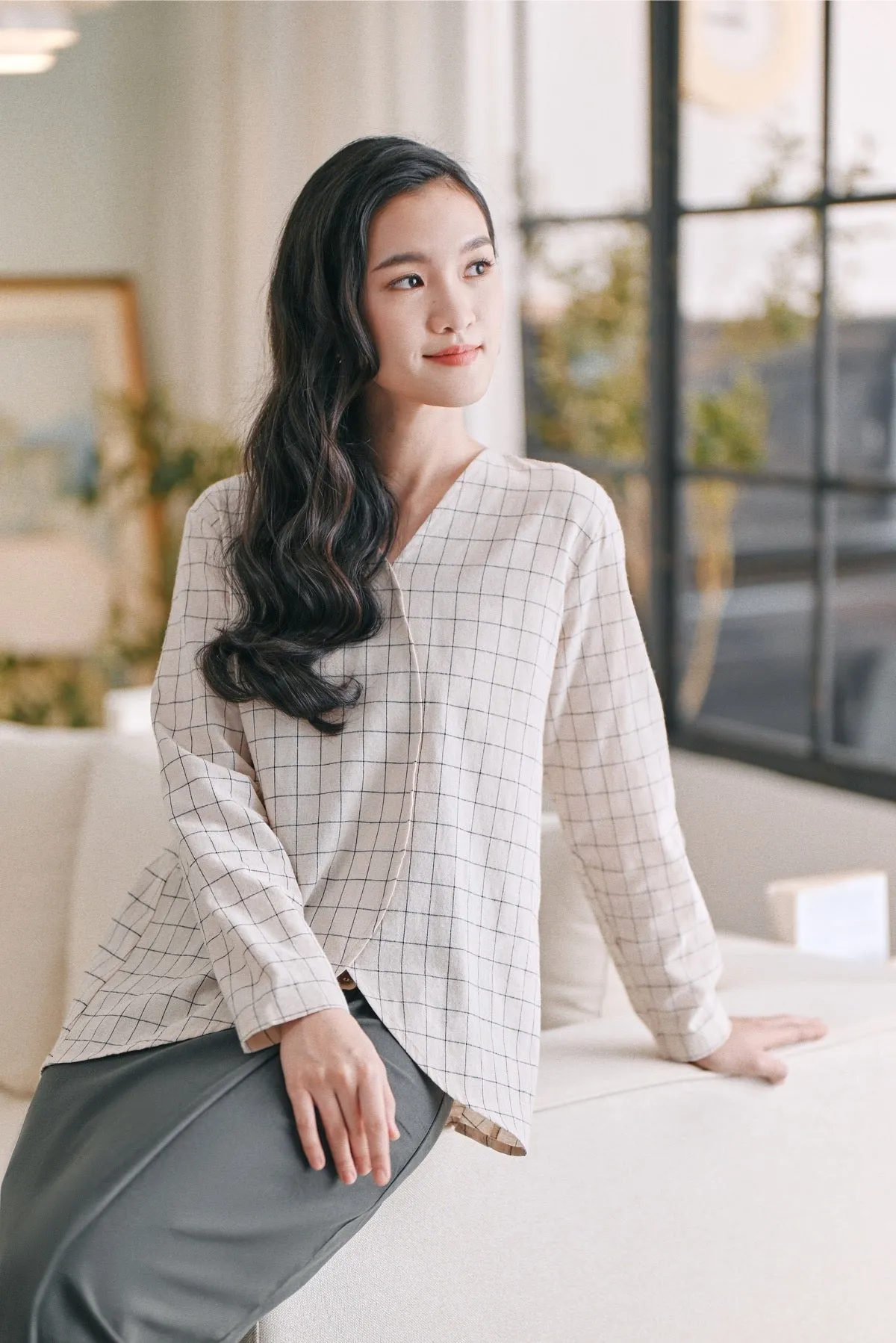 The Caya Women Bulan Blouse - Good Champagne Checked