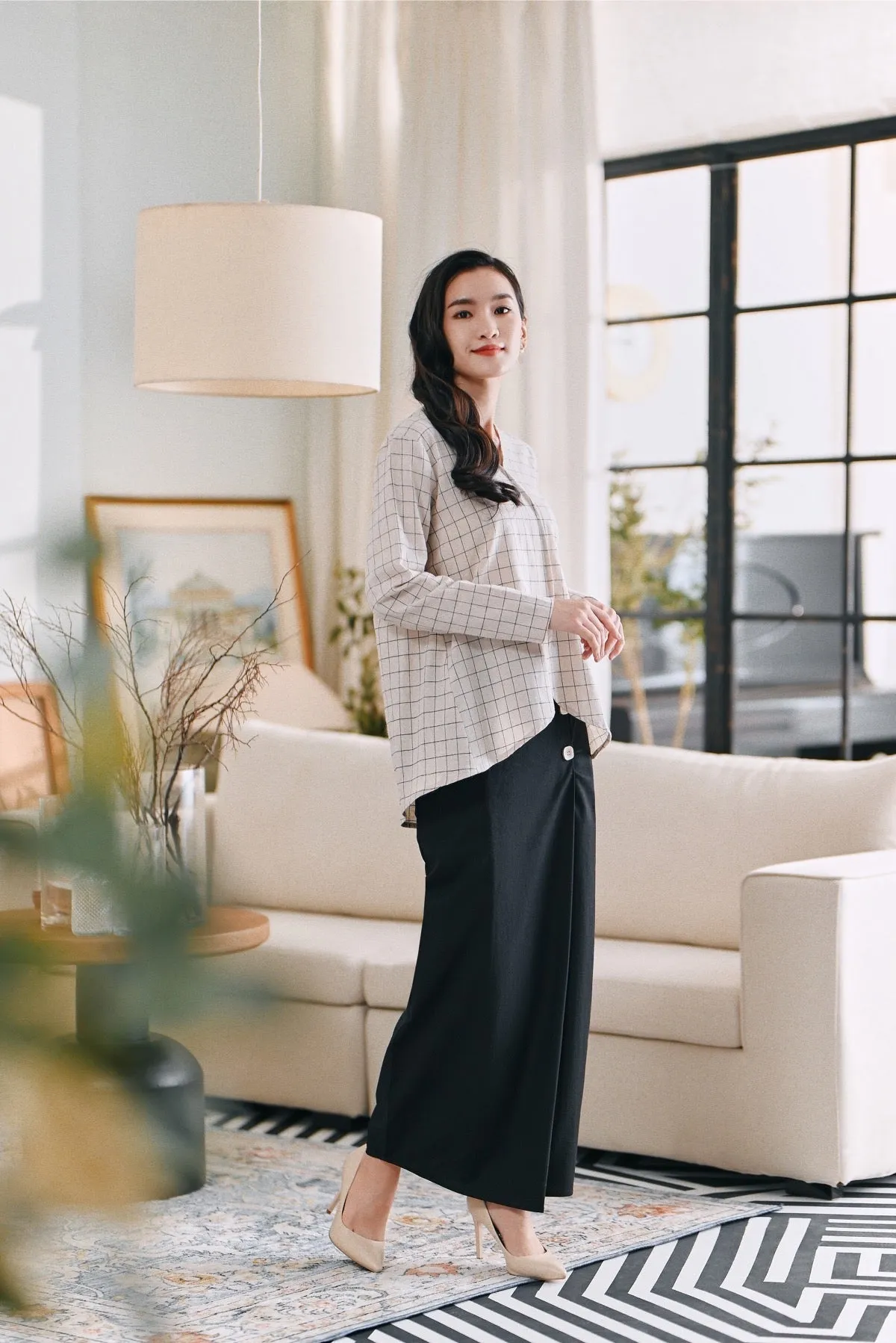 The Caya Women Bulan Blouse - Good Champagne Checked